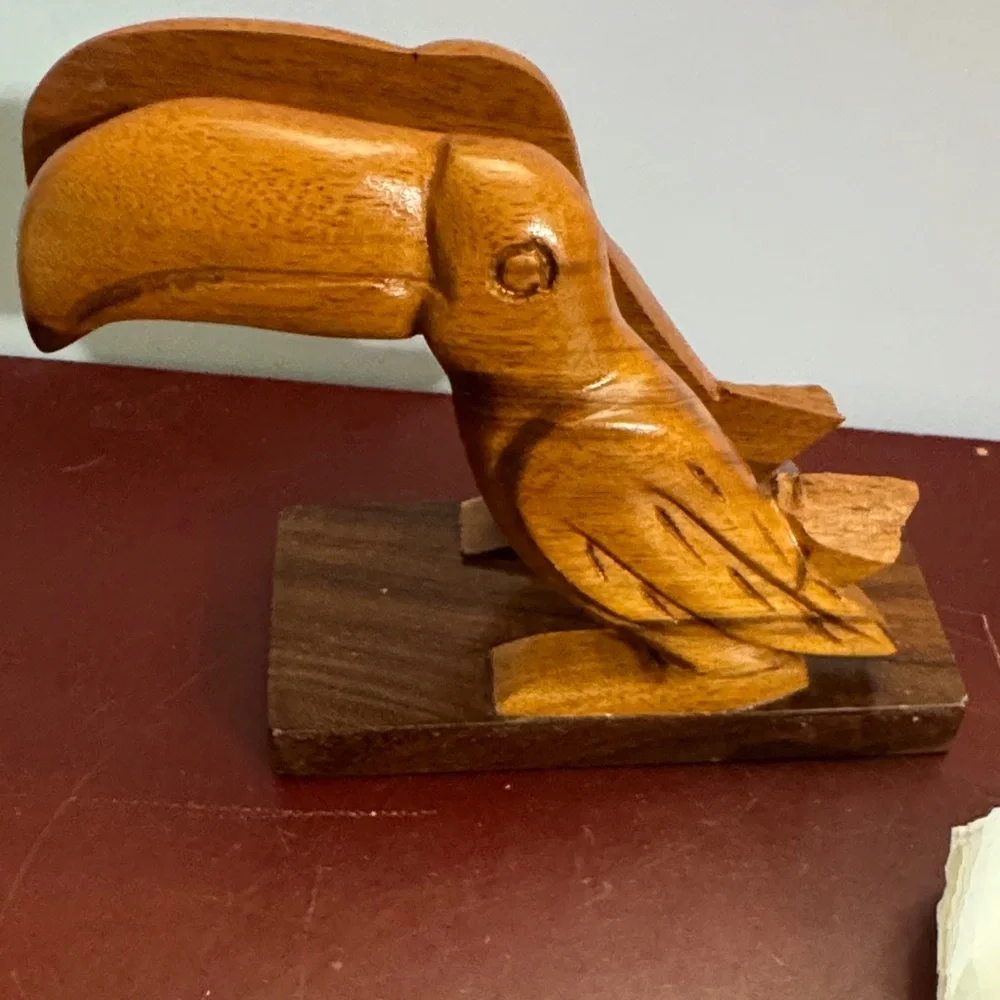 Vintage hand-carved wooden toucan figurine (MCM)